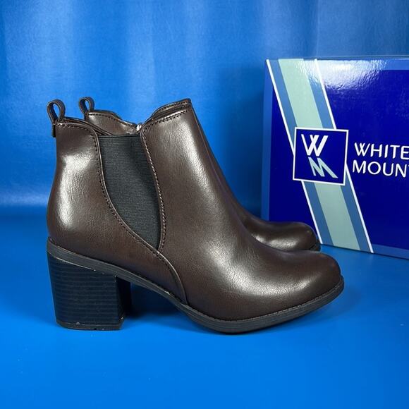 White Mountain Die Hard Ankle Bootie - Smooth Oak Brown - 9 - New in box - Picture 3 of 8